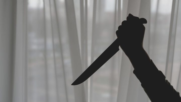 Mulher é morta a facadas