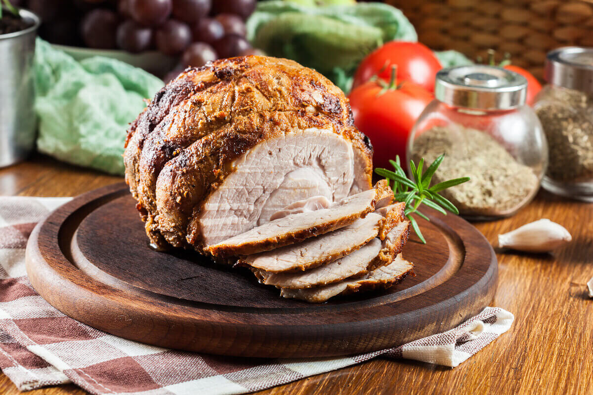 Pernil assado simples (Imagem: Slawomir Fajer | Shutterstock)