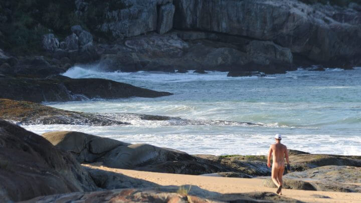 SC é o Estado com mais praias de naturismo no Brasil; saiba quais são