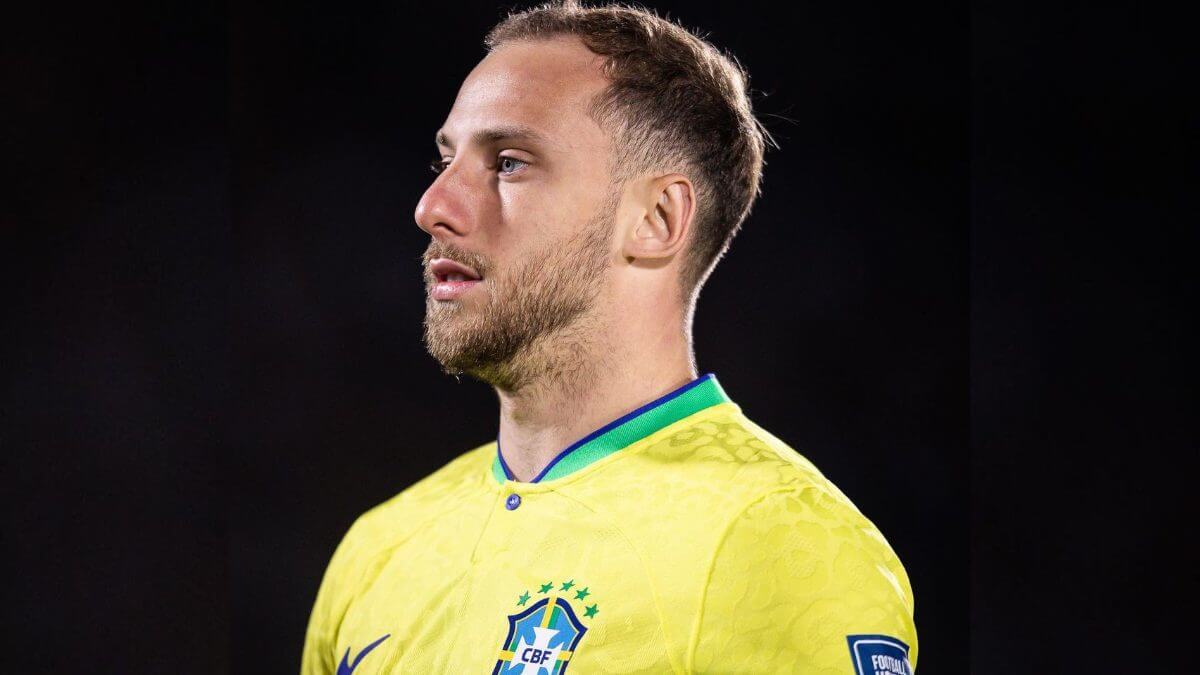 Quem é Carlos Augusto, novidade na lateral da Seleção Brasileira