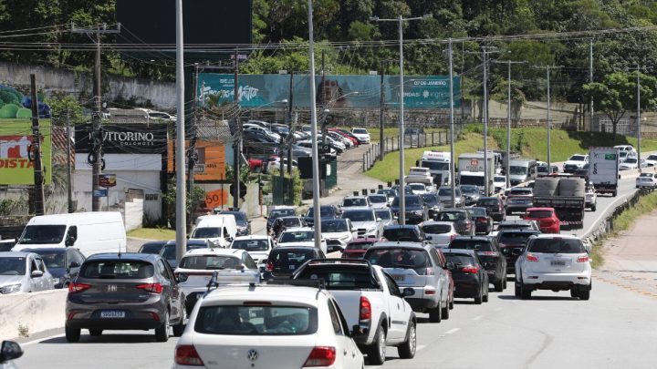 Trânsito na SC-401 (Foto: Lucas Amorelli, NSC Total)