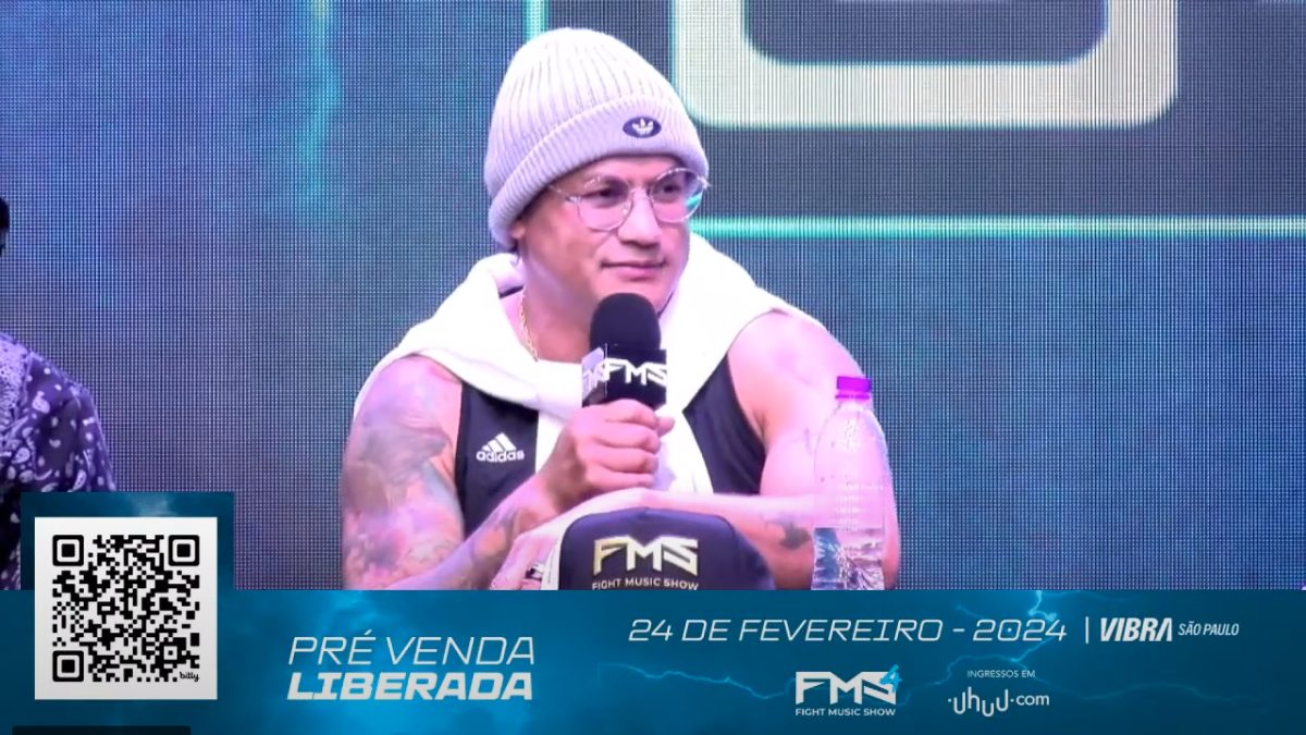 VÍDEO_ Popó tenta agredir ex-BBB durante coletiva (2)