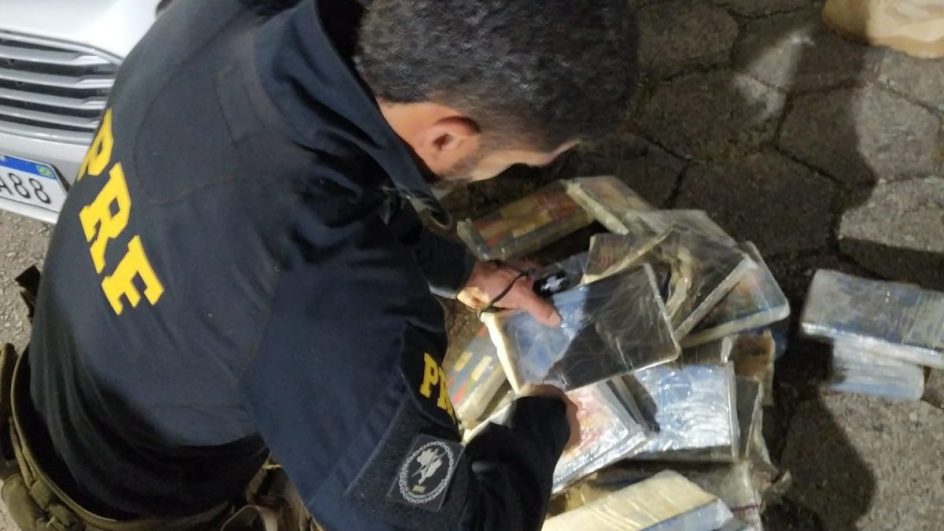 Carga milionária de cocaína é encontrada escondida em carro na BR-101 em SC