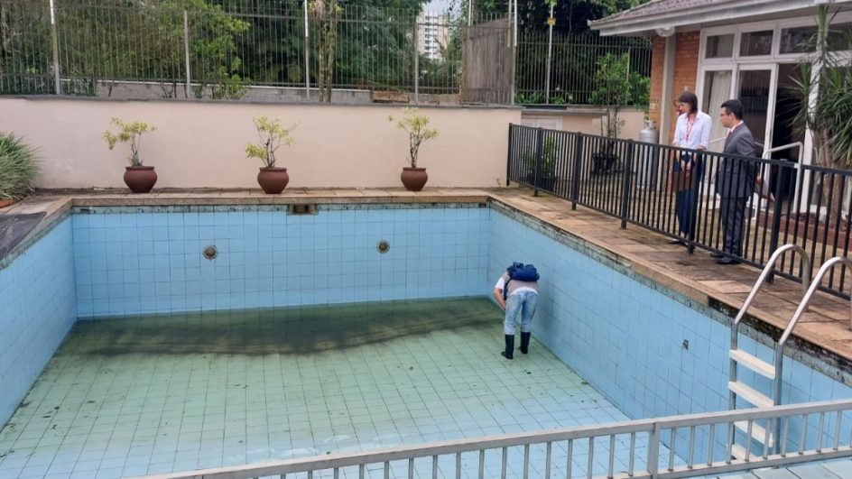 FOTOS: Asilos sem alvarás e com larvas de Aedes aegypti são alvos de operação em Joinville