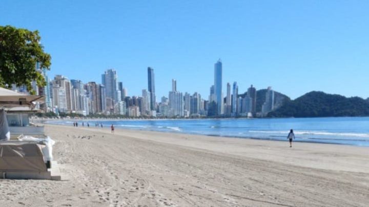 Banhista da Argentina morre afogado na Praia Central de Balneário Camboriú