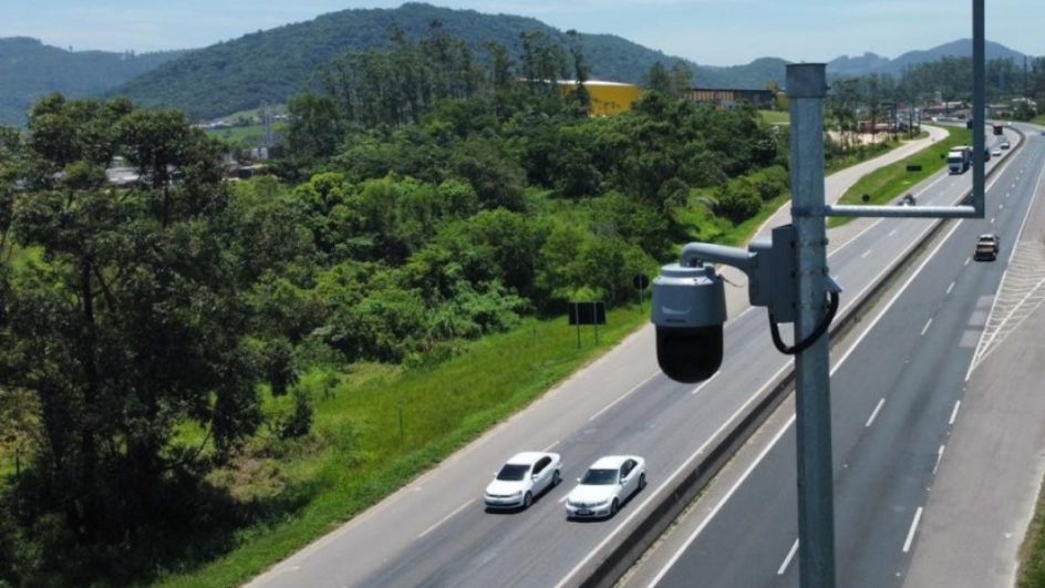 No Sul de Santa Catarina, 171 novas câmeras de monitoramento passam a operar na BR-101