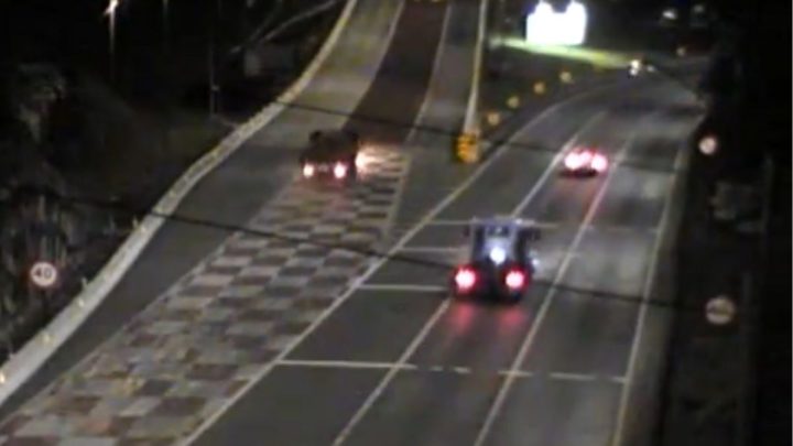 VÍDEO: Caminhão com 21 toneladas de melancia evita acidente após usar área de escape na BR-376