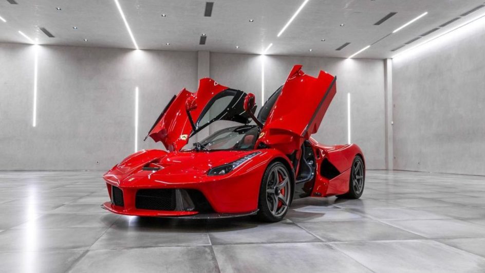 Única LaFerrari do Brasil é emplacada em Joinville e terá IPVA de valor astronômico em 2024