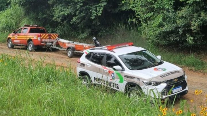 Homem é encontrado morto e enrolado em barraca dentro de rio no interior de SC