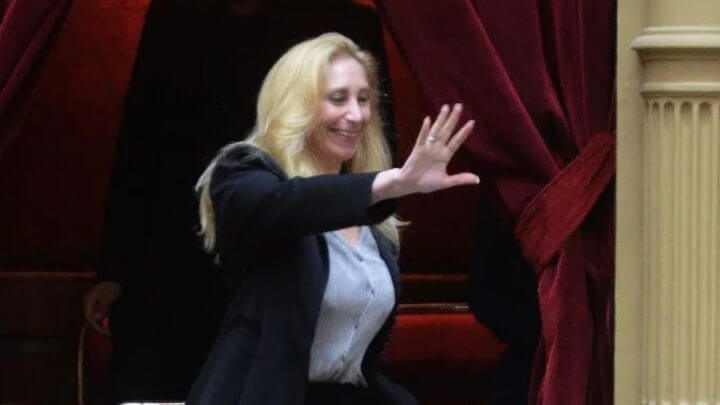 Quem é Karina Milei, empossada secretária-geral da Argentina e conhecida como "chefe"