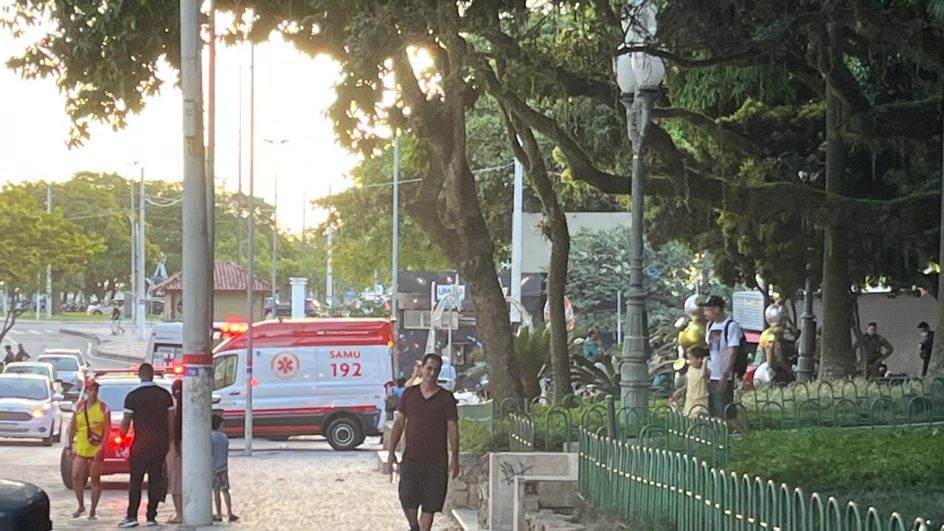 Homem em situação de rua é encontrado morto em praça de Florianópolis