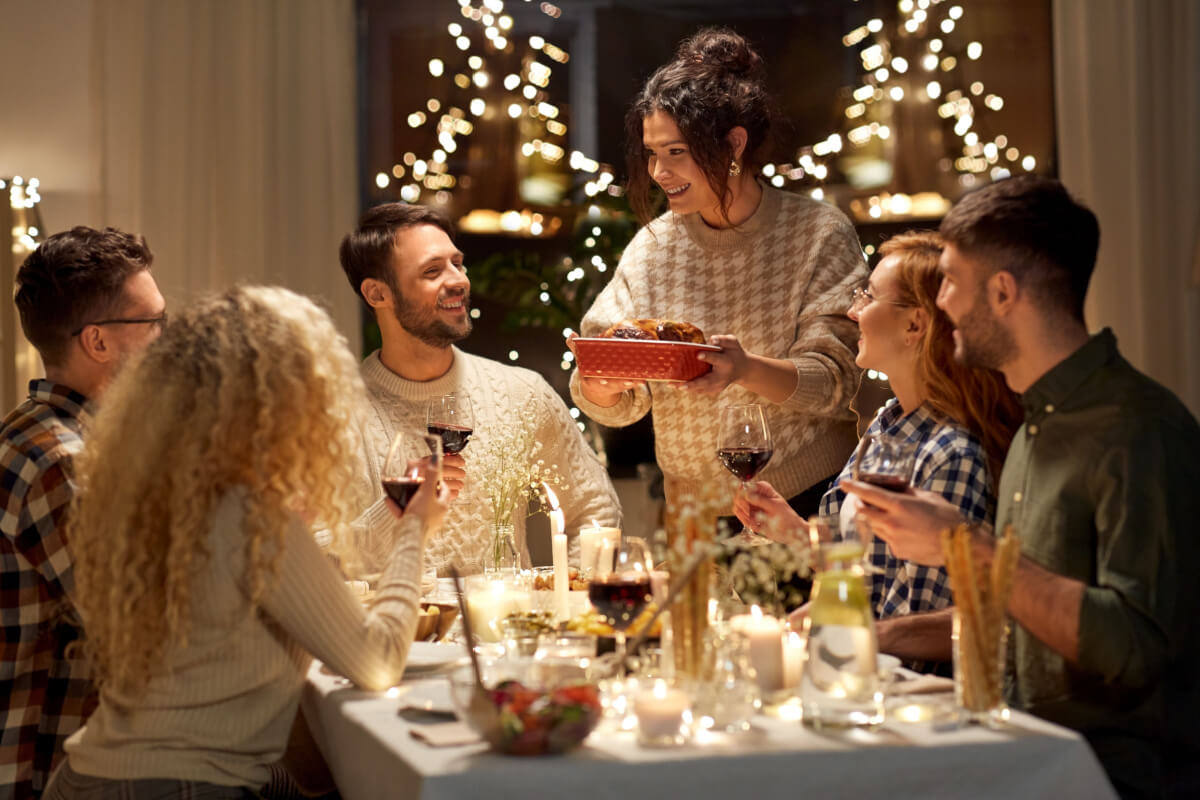 Nas festividades de fim de ano, a atenção aos alimentos da ceia é crucial para a saúde do seu coração (Imagem: Ground Picture | Shutterstock)
