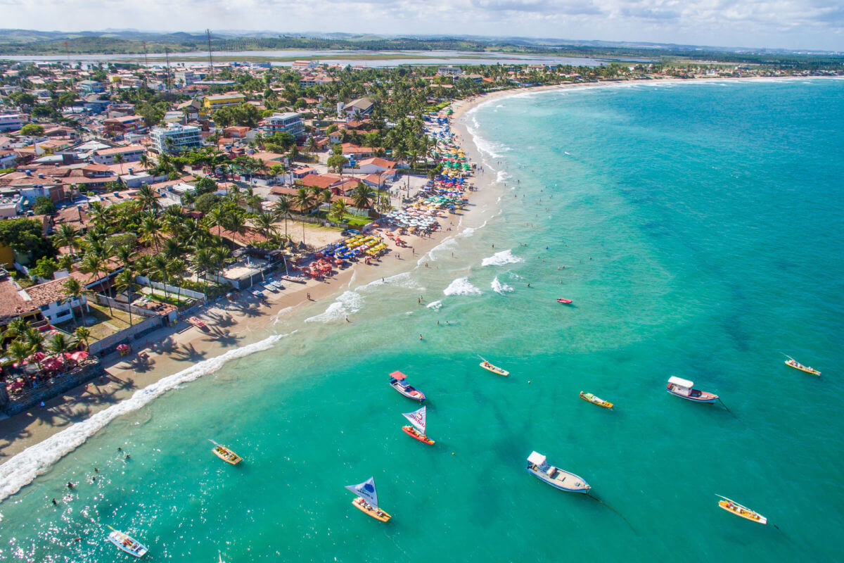 Praias em todo o Brasil são atração nas férias de verão (Imagem: guilhermespengler | Shutterstock)