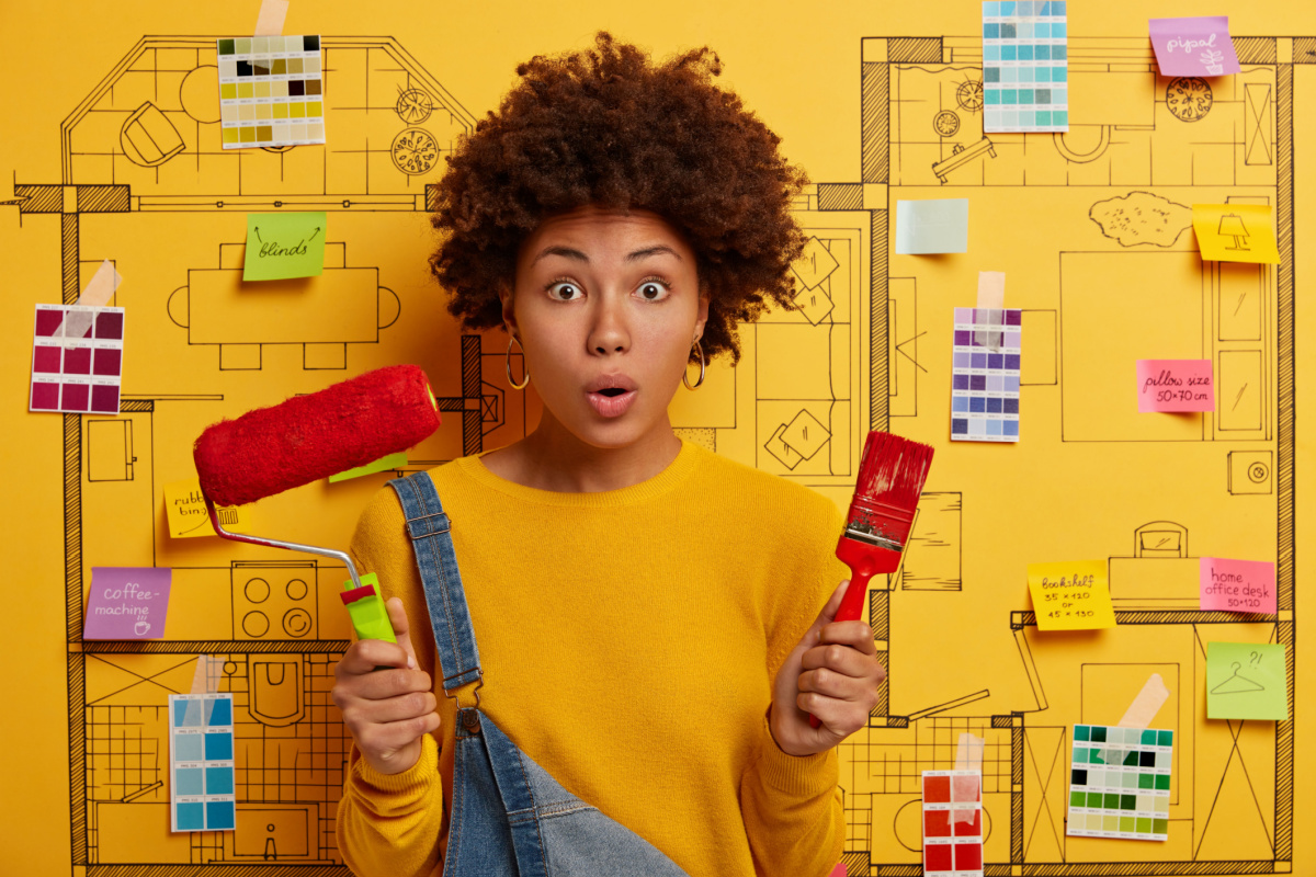 Antes de iniciar qualquer trabalho, peça para um profissional realizar uma avaliação cuidadosa das áreas a serem reformadas (Imagem: Cast Of Thousands |  Shutterstock)