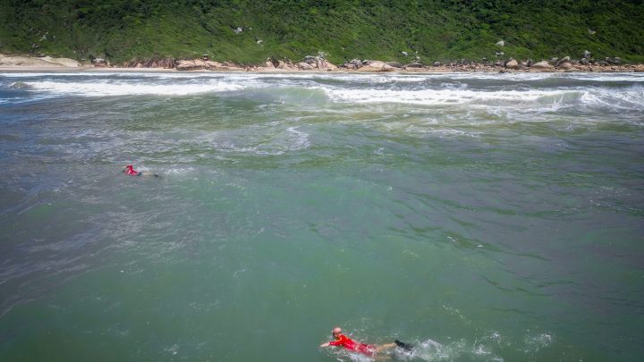 A uma semana do verão, guarda-vidas passam por treinamento em trilha de SC