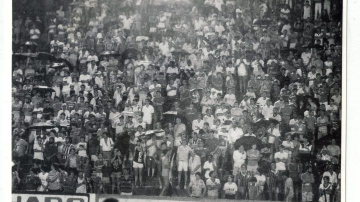 Em 1983, torcida do Figueirense viu o Criciúma aplicar goleada por 4 a 1 em pleno Orlando Scarpelli (Foto: Acervo do Memorial do Figueirense)