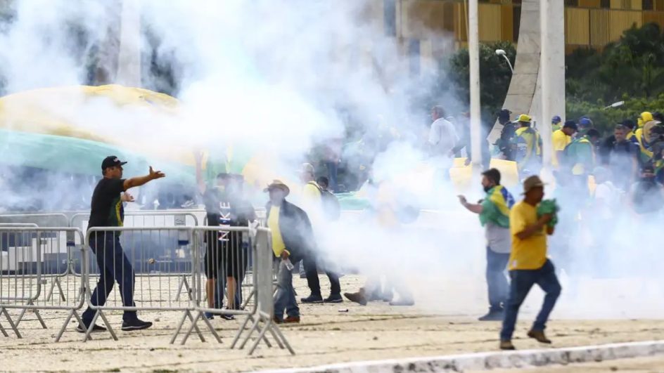 Atos golpistas de 8 de janeiro completam um ano nesta segunda-feira (8)