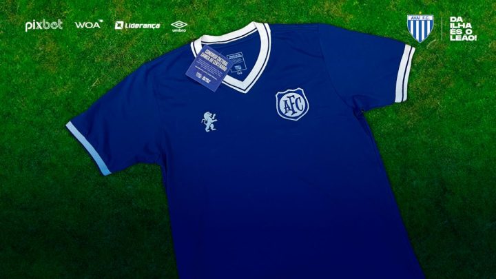 Avaí começa a entregar as camisas do centenário