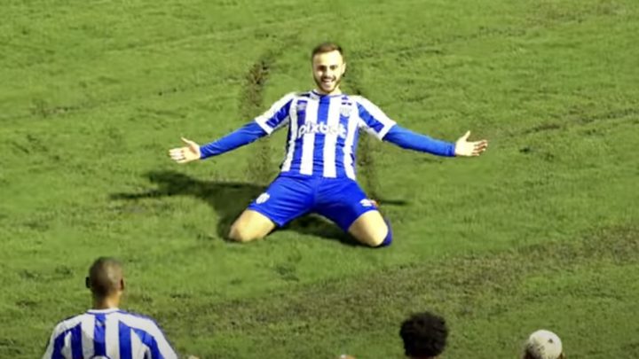 Atacante Gabriel Poveda fez o gol que garantiu a vitória do Leão (Foto: reprodução, MBTV)