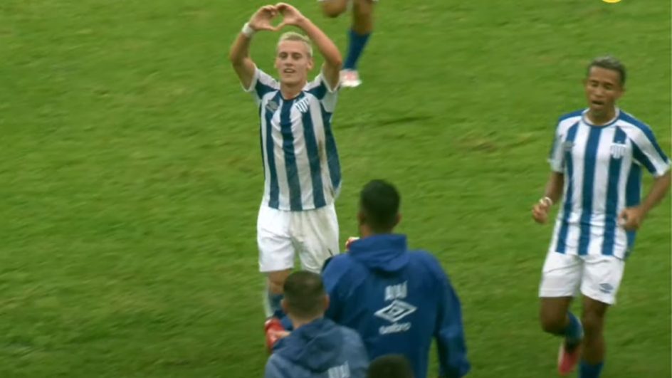 Cadu marca o segundo gol do Avaí (Foto: Futebol Paulista, YouTube, Reprodução)