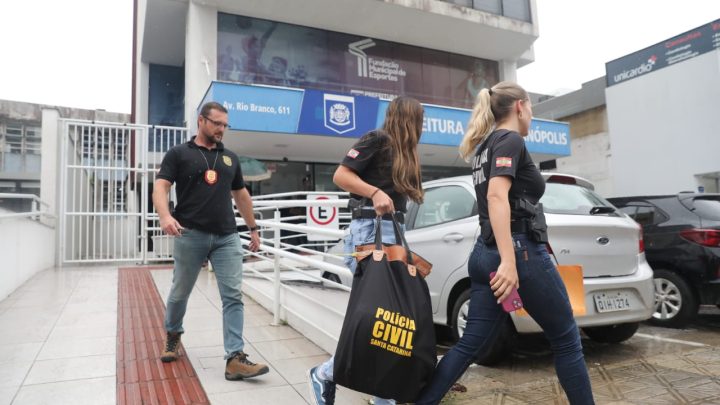 Suspeitos teriam criado esquema criminoso para contratar empresa para coleta de lixo em Florianópolis