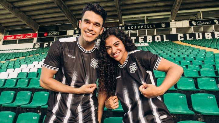 Modelo dividiu opiniões e recebeu críticas nas redes sociais (Foto: Divulgação / FFC)