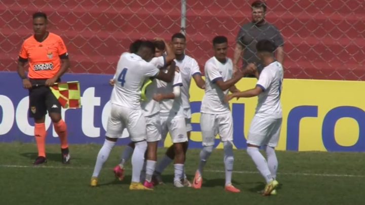 Cássio marcou o primeiro gol do Avaí contra o São Caetano na Copinha (Foto: Futebol Paulista, YouTube, Reprodução)