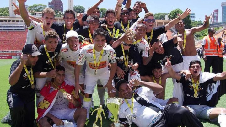 Elenco do Santos campeão da Copa São Paulo de Futebol Júnior em 2014 (Foto: Santos, Divulgação)