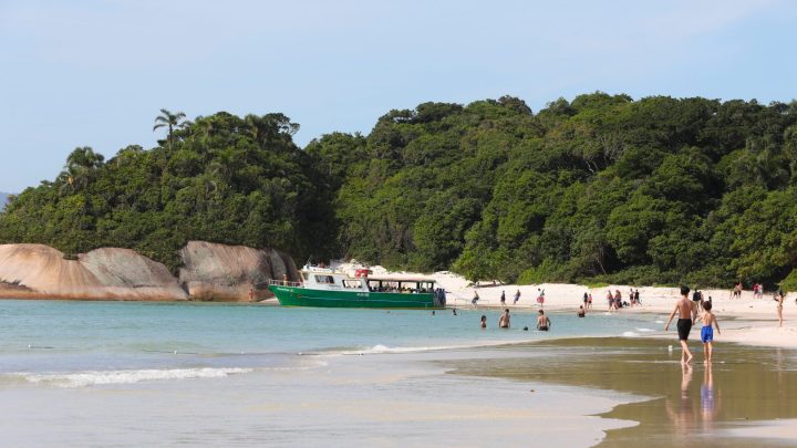 Entenda a decisão judicial sobre a travessia da Ilha do Campeche, em Florianópolis