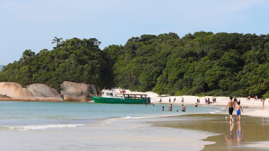 Entenda a decisão judicial sobre a travessia da Ilha do Campeche, em Florianópolis