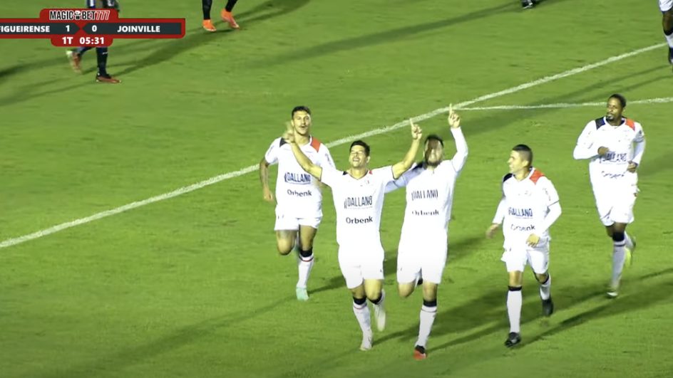 Joinville saiu na frente, mas não soube segurar a vantagem diante do Figueirense (Foto: reprodução, MBTV)
