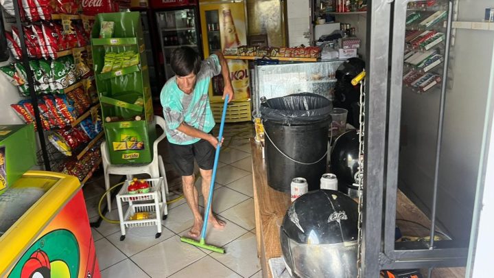 Forte chuva alaga ruas e deixa prejuízos para os comerciantes do Oeste de SC: “Vontade de fechar tudo e parar”