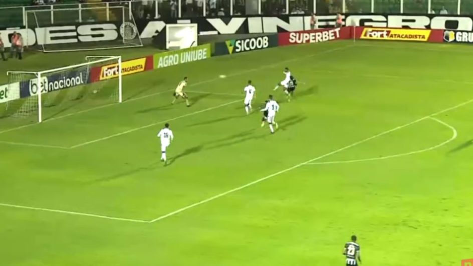 Guilherme Pato empata para o Figueirense com gol relâmpago (Foto: NSC TV, Reprodução)