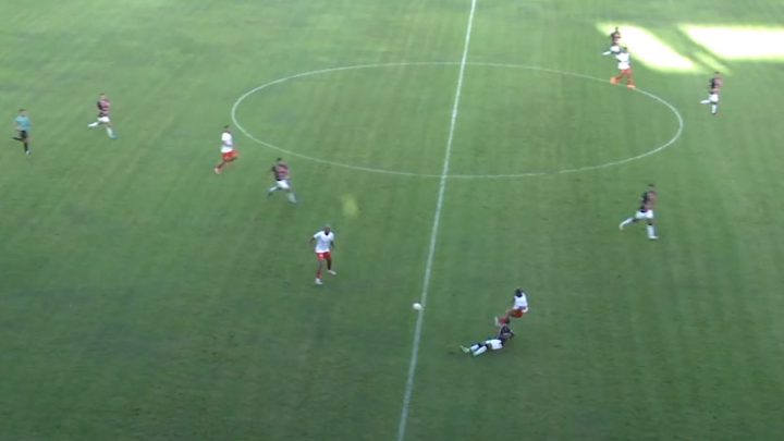 Marcus Carioca é expulso no jogo entre Joinville x Inter de Lages (Foto: NSC TV, Reprodução)