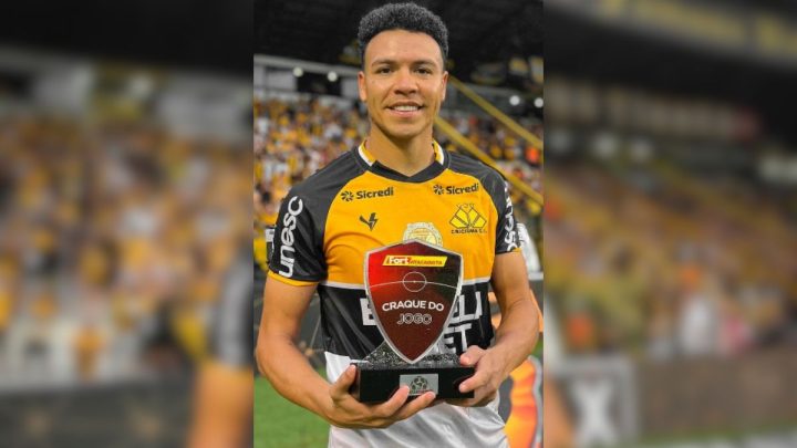 Marquinhos Gabriel é eleito o craque do jogo (Foto: NSC TV, Reprodução)