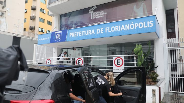 Não vou passar a mão na cabeça, diz prefeito de Florianópolis após operação envolvendo secretários