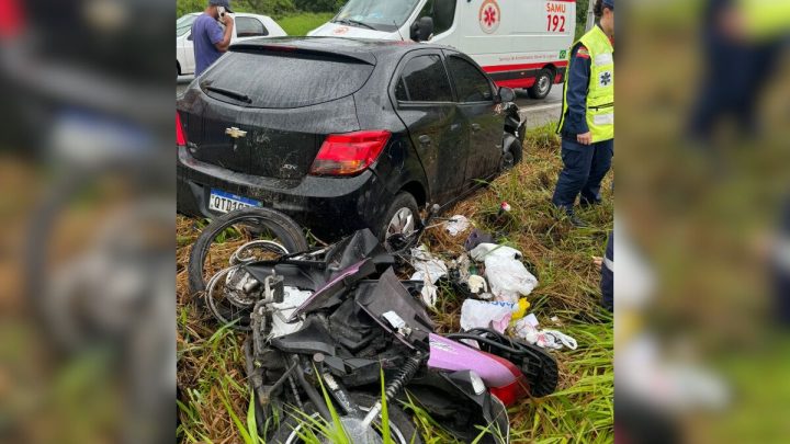 Motociclista morre após ser atingida por carro na SC-407 (Foto: Reprodução/CBMSC)