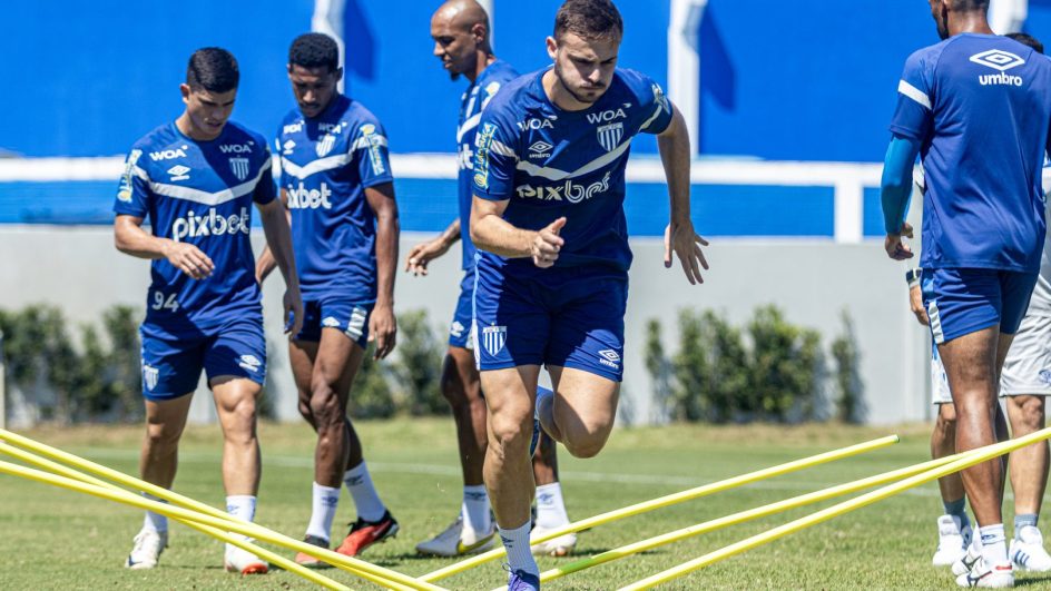 Poveda treina forte - Foto Avaí F.C