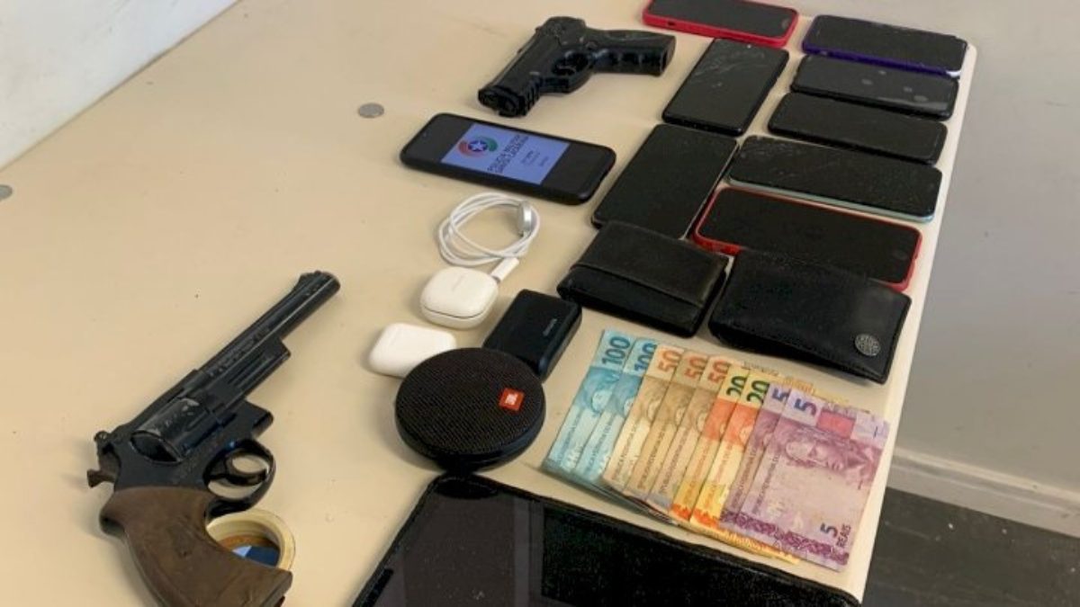 Quadrilha é presa após render 10 pessoas em casa de Jurerê Internacional