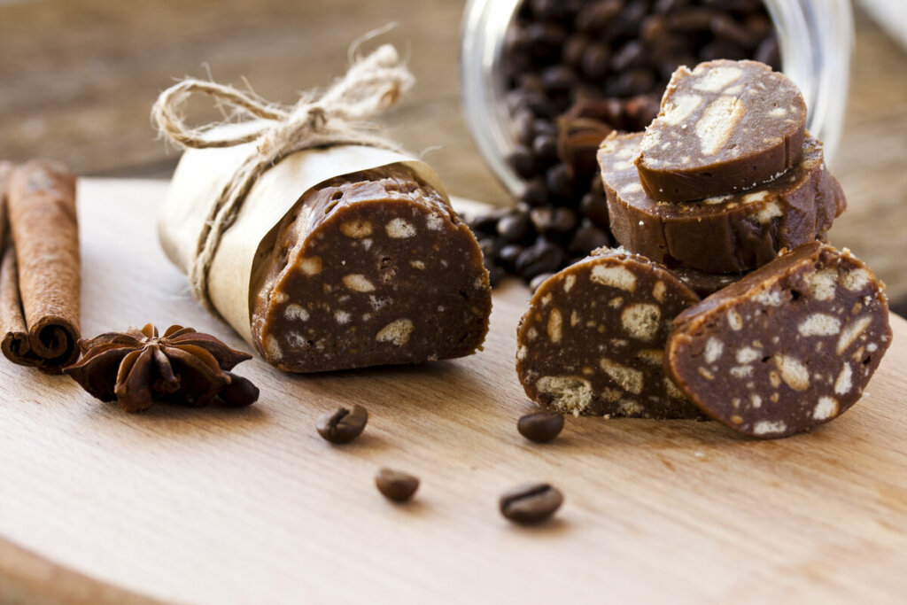 Salame de chocolate (Imagem: Pronina Marina | Shutterstock)