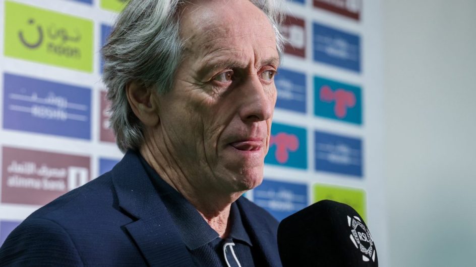 Técnico faz comparação entre Neymar e Cristiano Ronaldo