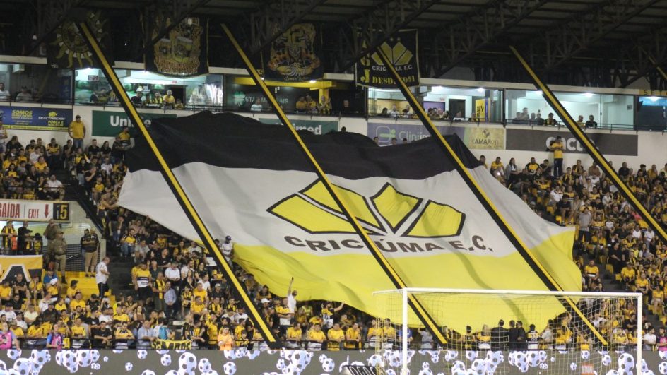Torcedor do Criciúma viraliza tentando descobrir o que significa o escudo do time