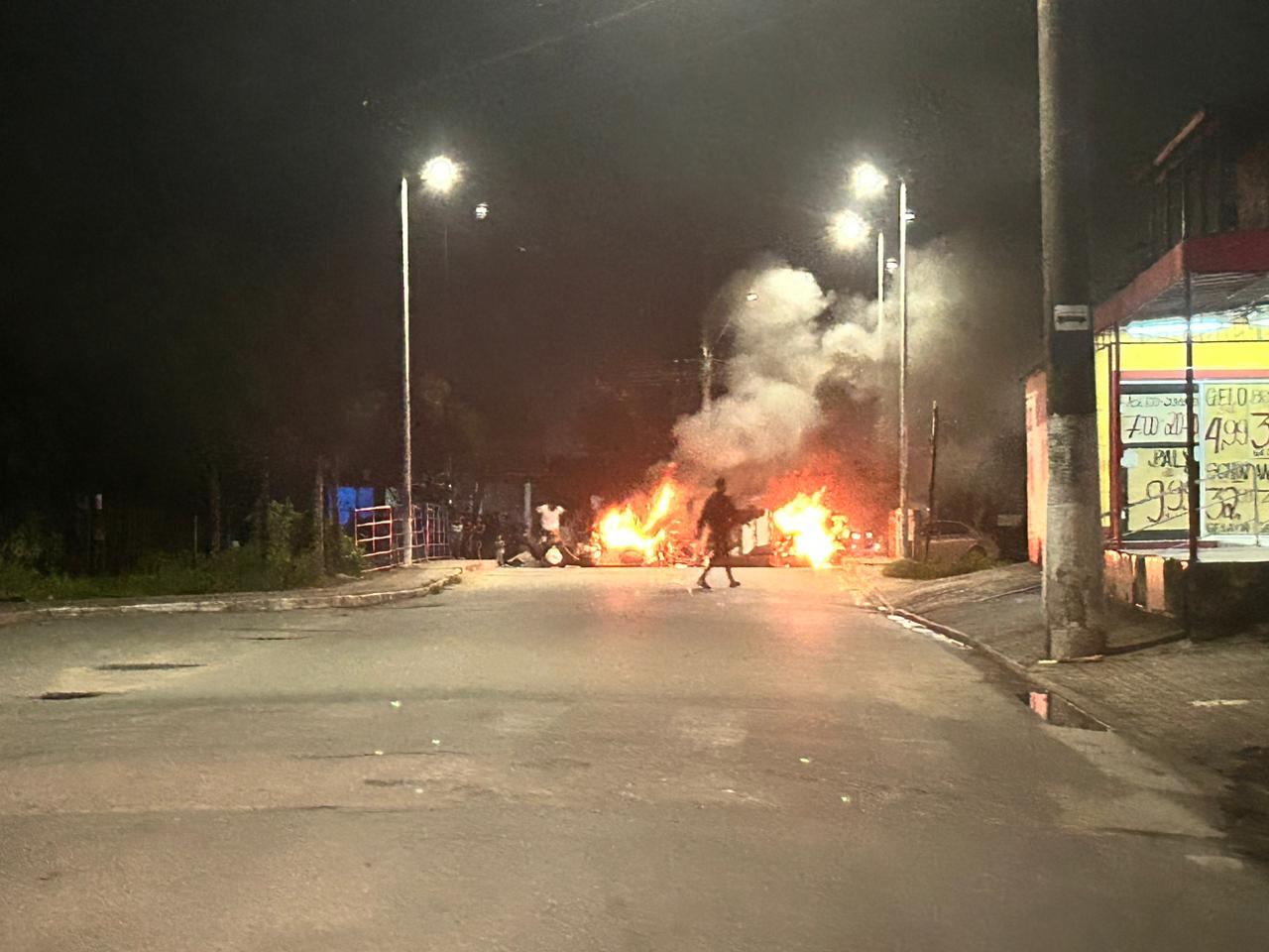 Troca de tiros com a polícia termina com jovem morto e uma pessoa ferida em Palhoça