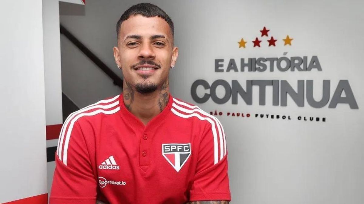 Zagueiro Diego Costa: Segue no profissional do S&atilde;o Paulo (Foto: Rubens Chiri, Saopaulofc.net)