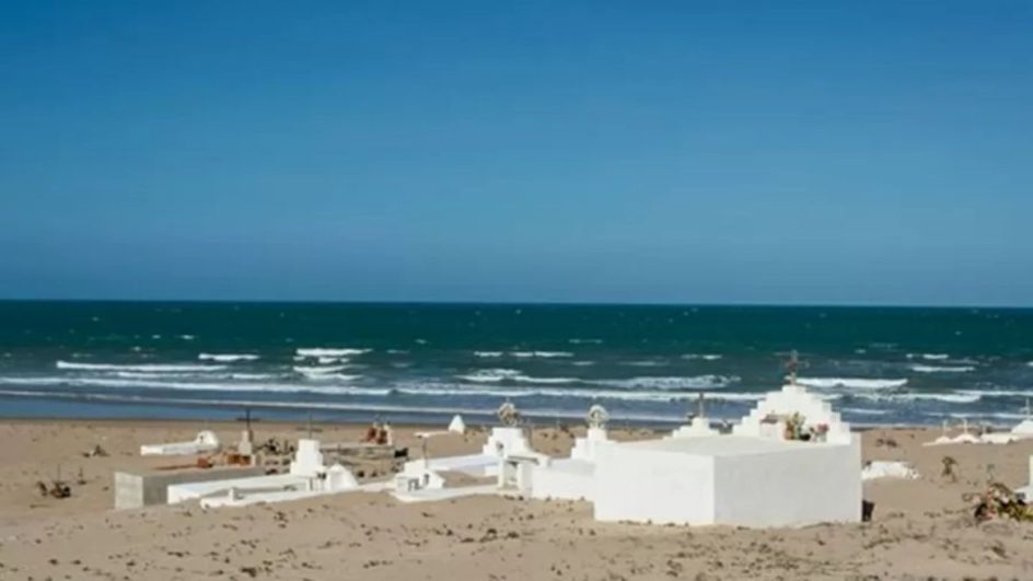 O misterioso e clandestino cemitério em praia brasileira