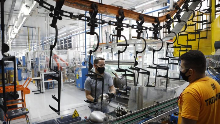 coluna-estela-benetti-industria-catarinense