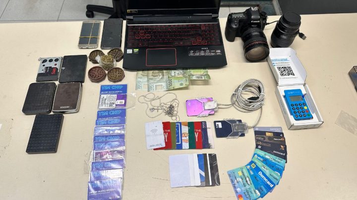 Golpista de SP foi preso após tentar usar cartões clonados