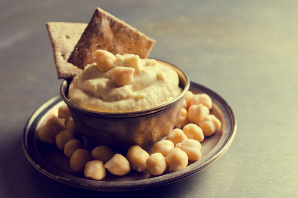 Homus tradicional libanês (Imagem: Veronika Idiyat | Shutterstock)