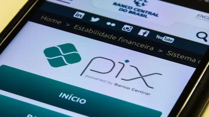 SC vai implantar até o fim de janeiro o pagamento de impostos e taxas por meio do Pix