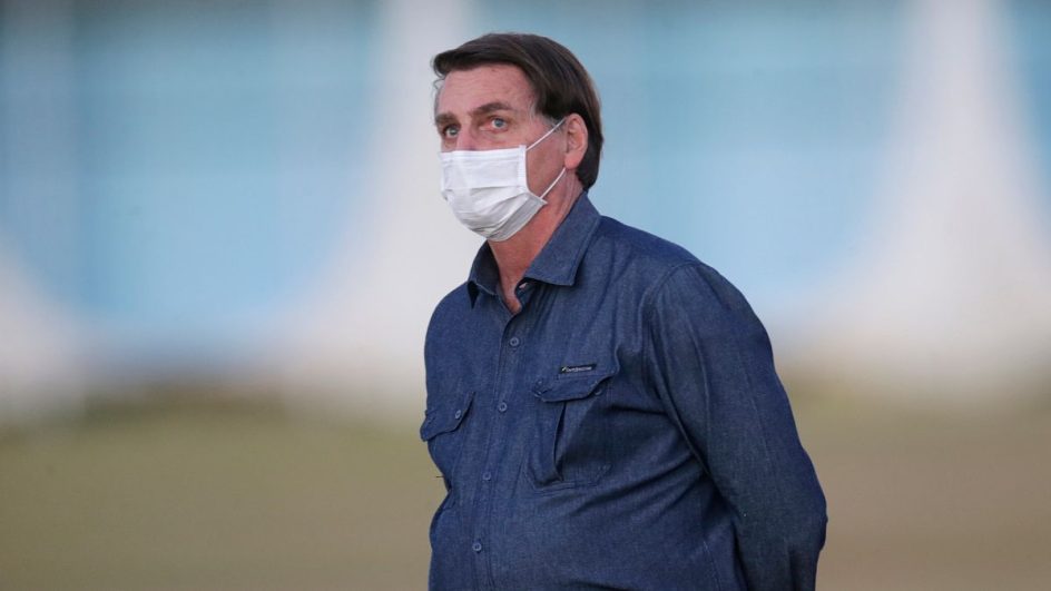 jair bolsonaro com máscara